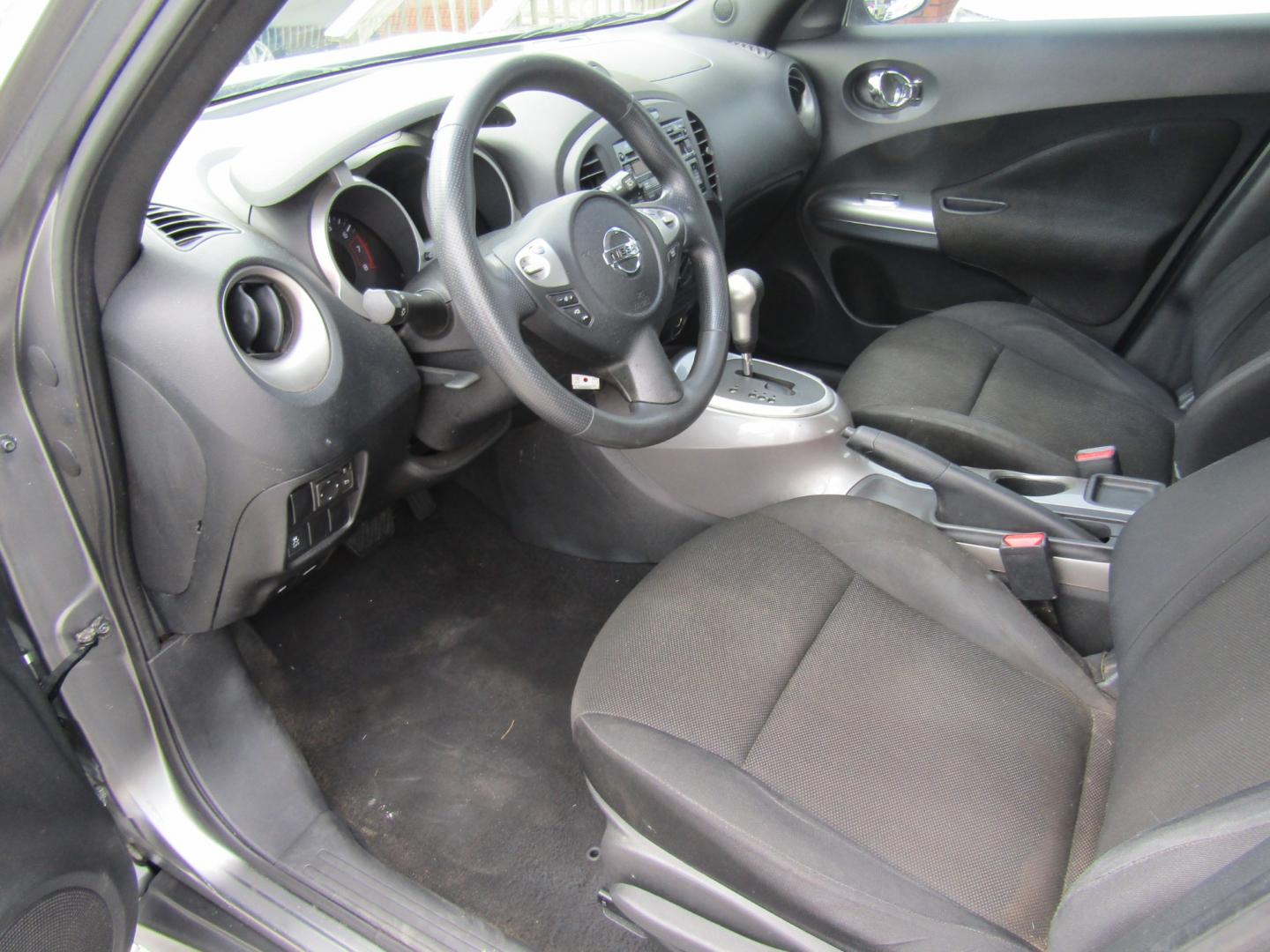 2011 Gray /Gray Nissan Juke S FWD (JN8AF5MR7BT) with an 1.6L L4 DOHC 16V engine, CVT transmission, located at 15016 S Hwy 231, Midland City, AL, 36350, (334) 983-3001, 31.306210, -85.495277 - Photo#3