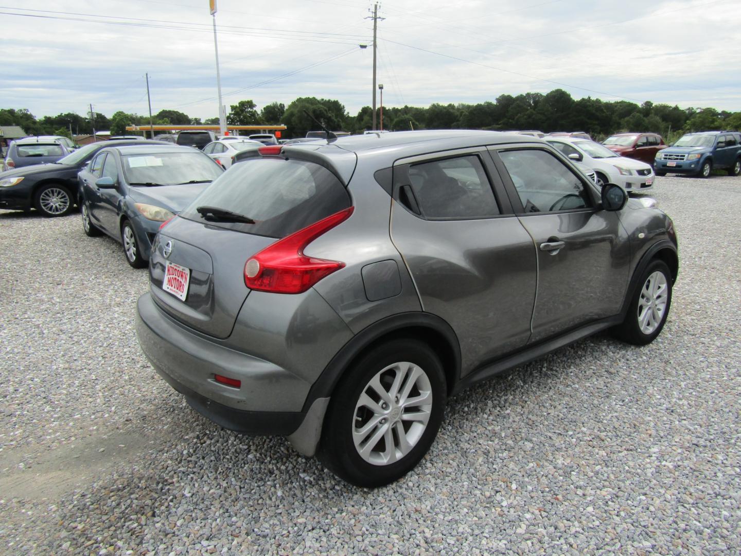 2011 Gray /Gray Nissan Juke S FWD (JN8AF5MR7BT) with an 1.6L L4 DOHC 16V engine, CVT transmission, located at 15016 S Hwy 231, Midland City, AL, 36350, (334) 983-3001, 31.306210, -85.495277 - Photo#7