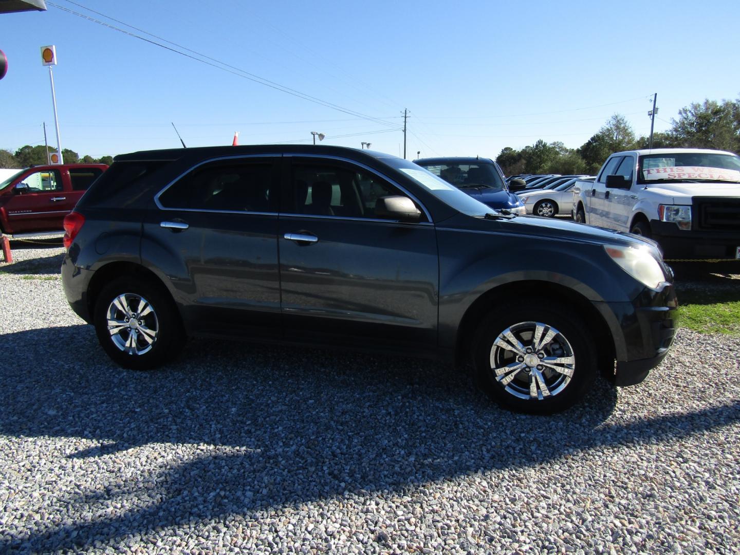 2010 Gray /Grey/Tan Chevrolet Equinox LS FWD (2CNALBEW0A6) with an 4 Cyl engine, Automatic transmission, located at 15016 S Hwy 231, Midland City, AL, 36350, (334) 983-3001, 31.306210, -85.495277 - Photo#0