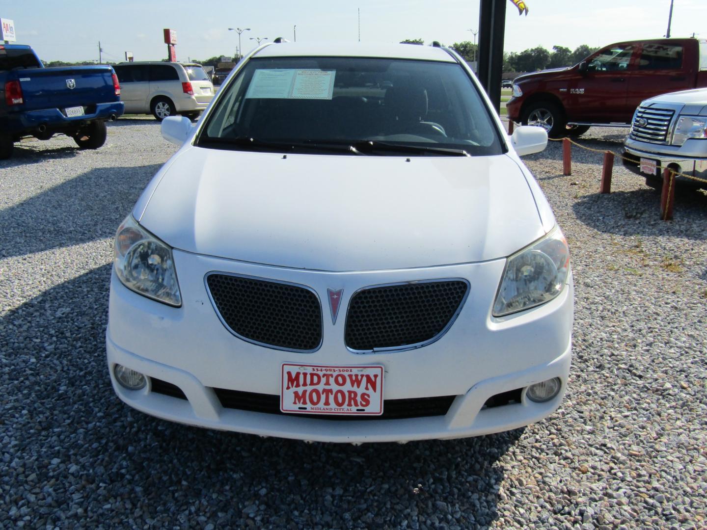 2006 WHITE Pontiac Vibe Base (5Y2SL65876Z) with an 1.8L L4 DOHC 16V engine, Automatic transmission, located at 15016 S Hwy 231, Midland City, AL, 36350, (334) 983-3001, 31.306210, -85.495277 - Photo#1