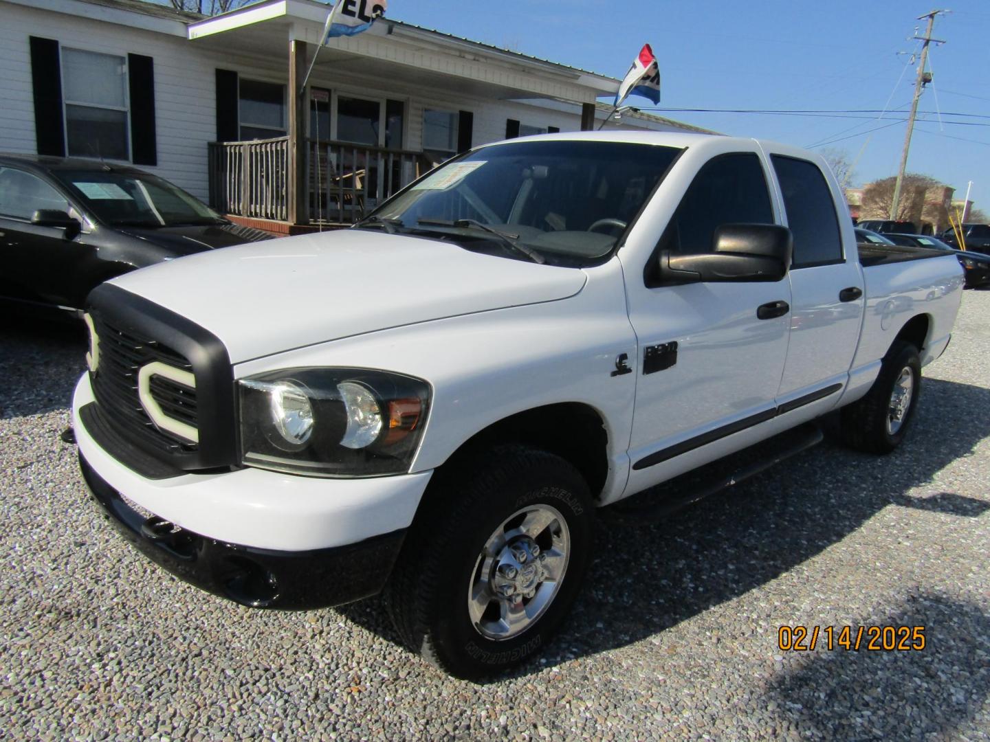 2007 WHITE /GRAY Dodge Ram 2500 Laramie Quad Cab 2WD (3D7KR28C37G) with an 5.9L L6 OHV 24V TURBO DIESEL engine, Automatic transmission, located at 15016 S Hwy 231, Midland City, AL, 36350, (334) 983-3001, 31.306210, -85.495277 - Photo#2