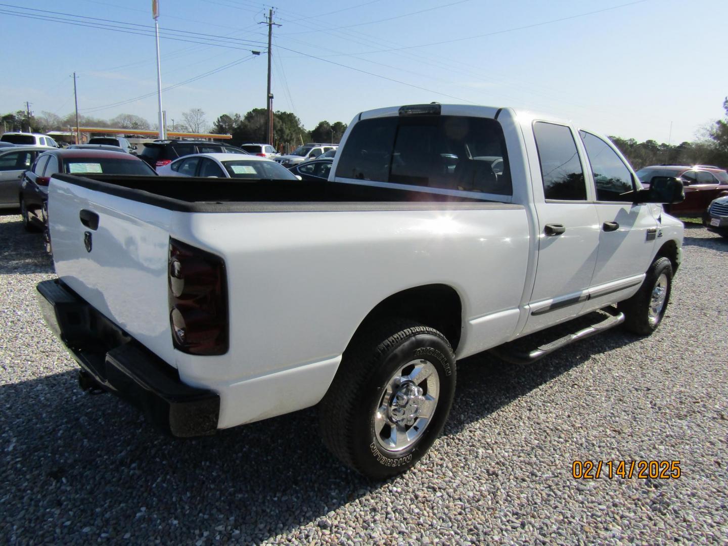 2007 WHITE /GRAY Dodge Ram 2500 Laramie Quad Cab 2WD (3D7KR28C37G) with an 5.9L L6 OHV 24V TURBO DIESEL engine, Automatic transmission, located at 15016 S Hwy 231, Midland City, AL, 36350, (334) 983-3001, 31.306210, -85.495277 - Photo#5