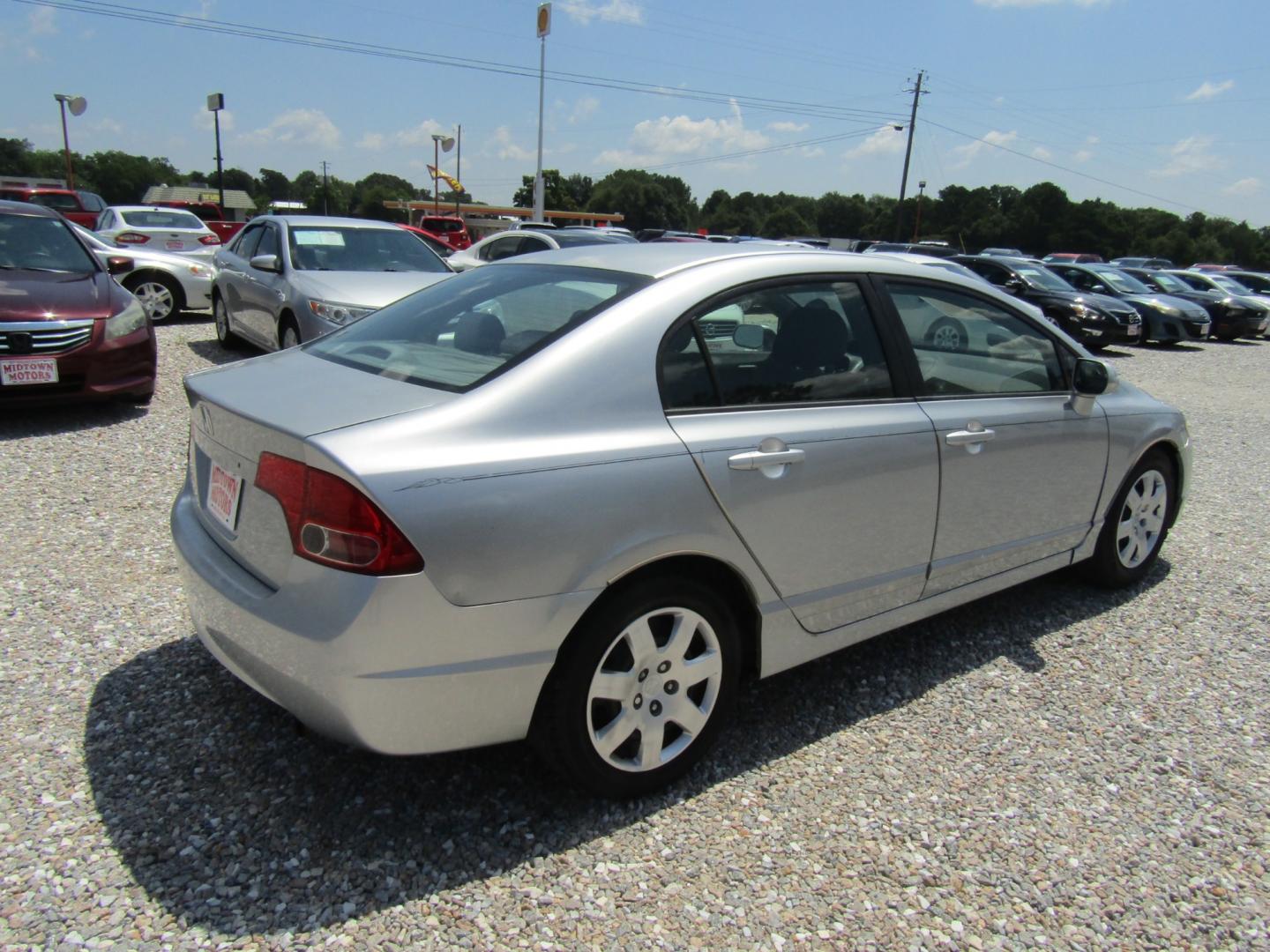 2008 Silver /GRAY Honda Civic LX Sedan AT (2HGFA16578H) with an 1.8L L4 SOHC 16V engine, Automatic transmission, located at 15016 S Hwy 231, Midland City, AL, 36350, (334) 983-3001, 31.306210, -85.495277 - Photo#7