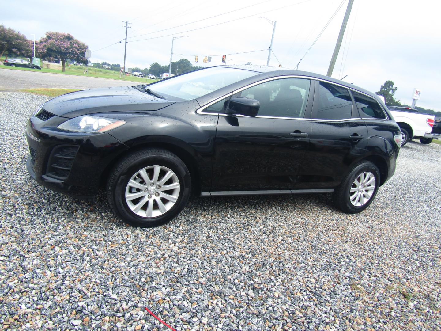 2011 Black /BLACK Mazda CX-7 i SV (JM3ER2A56B0) with an 2.5L L4 DOHC 16V engine, Automatic transmission, located at 15016 S Hwy 231, Midland City, AL, 36350, (334) 983-3001, 31.306210, -85.495277 - Photo#2