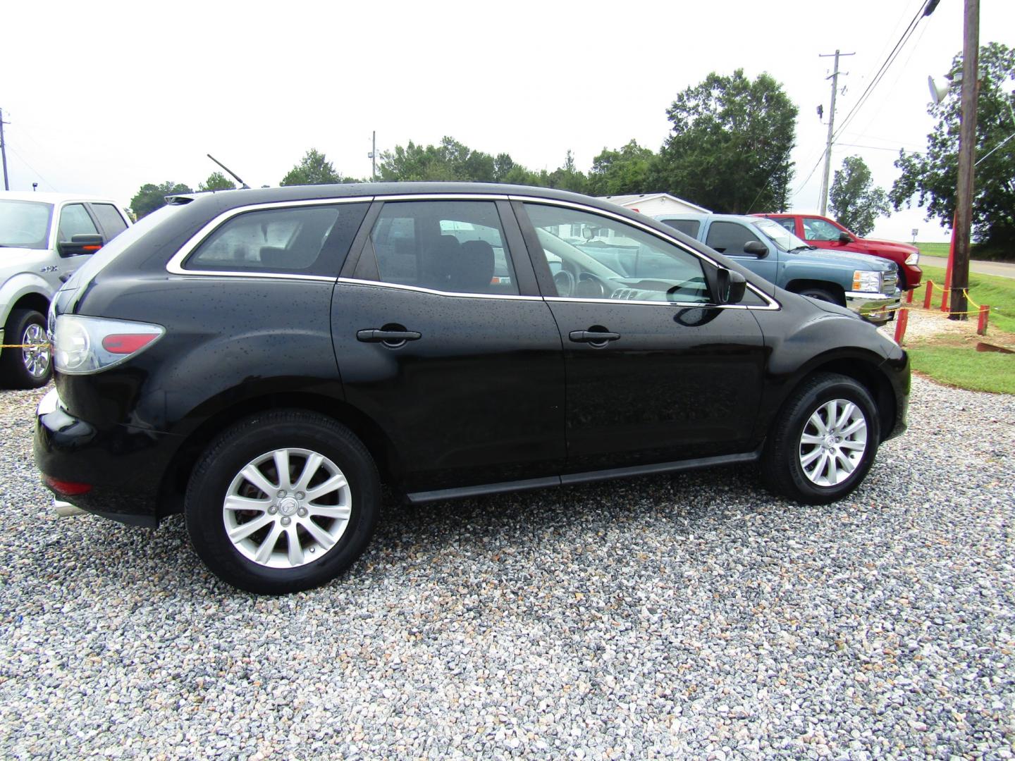 2011 Black /BLACK Mazda CX-7 i SV (JM3ER2A56B0) with an 2.5L L4 DOHC 16V engine, Automatic transmission, located at 15016 S Hwy 231, Midland City, AL, 36350, (334) 983-3001, 31.306210, -85.495277 - Photo#6