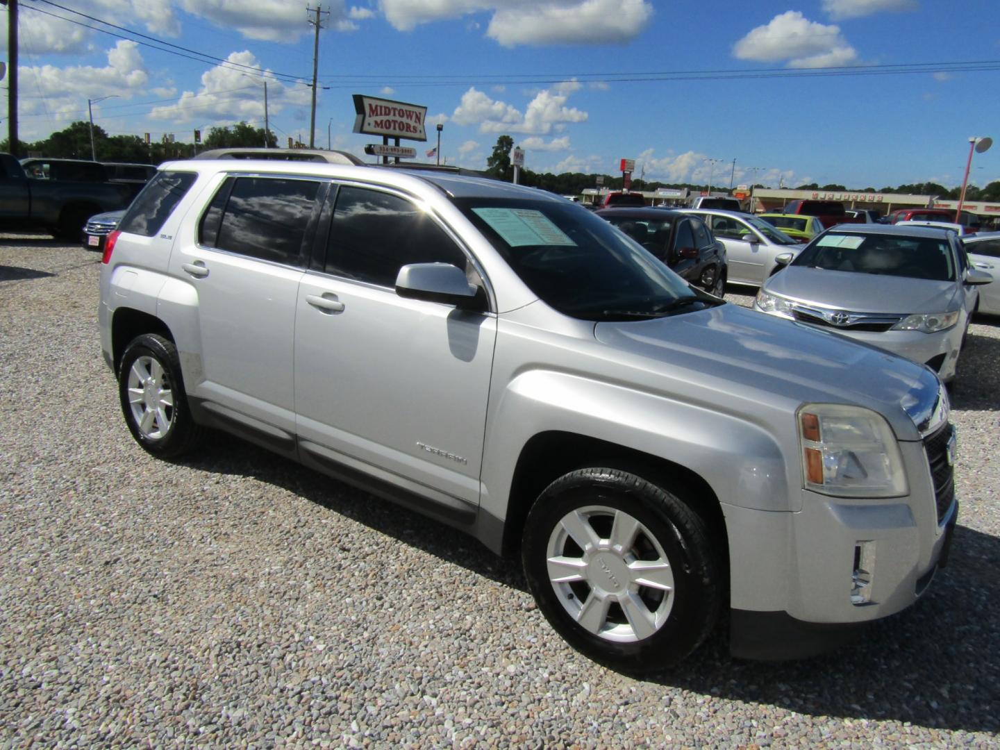 2013 Silver /Gray GMC Terrain SLE2 FWD (2GKALSEK2D6) with an 2.4L L4 DOHC 16V FFV engine, Automatic transmission, located at 15016 S Hwy 231, Midland City, AL, 36350, (334) 983-3001, 31.306210, -85.495277 - Photo#0