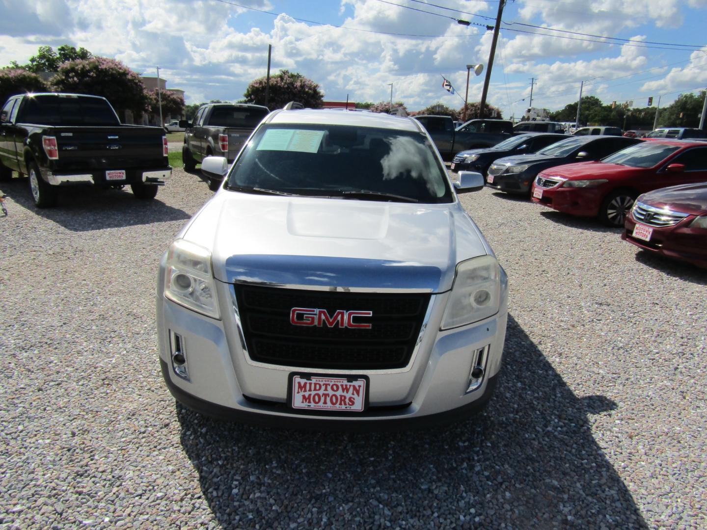 2013 Silver /Gray GMC Terrain SLE2 FWD (2GKALSEK2D6) with an 2.4L L4 DOHC 16V FFV engine, Automatic transmission, located at 15016 S Hwy 231, Midland City, AL, 36350, (334) 983-3001, 31.306210, -85.495277 - Photo#1