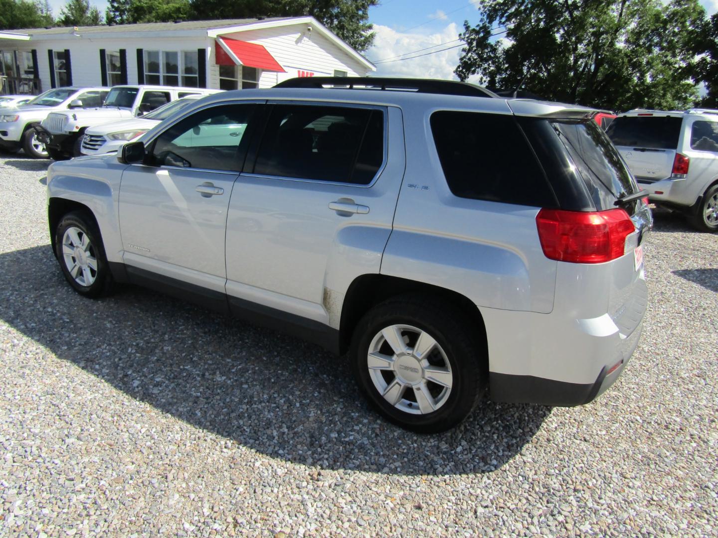 2013 Silver /Gray GMC Terrain SLE2 FWD (2GKALSEK2D6) with an 2.4L L4 DOHC 16V FFV engine, Automatic transmission, located at 15016 S Hwy 231, Midland City, AL, 36350, (334) 983-3001, 31.306210, -85.495277 - Photo#5