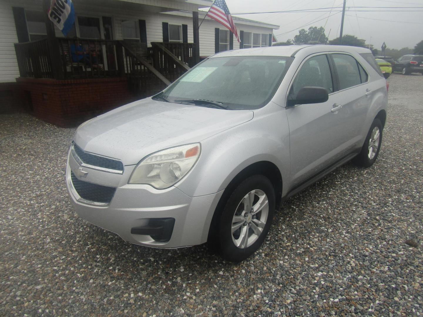 2012 Silver /Black Chevrolet Equinox LS 2WD (2GNALBEKXC6) with an 2.4L L4 DOHC 16V engine, Automatic transmission, located at 15016 S Hwy 231, Midland City, AL, 36350, (334) 983-3001, 31.306210, -85.495277 - Photo#1