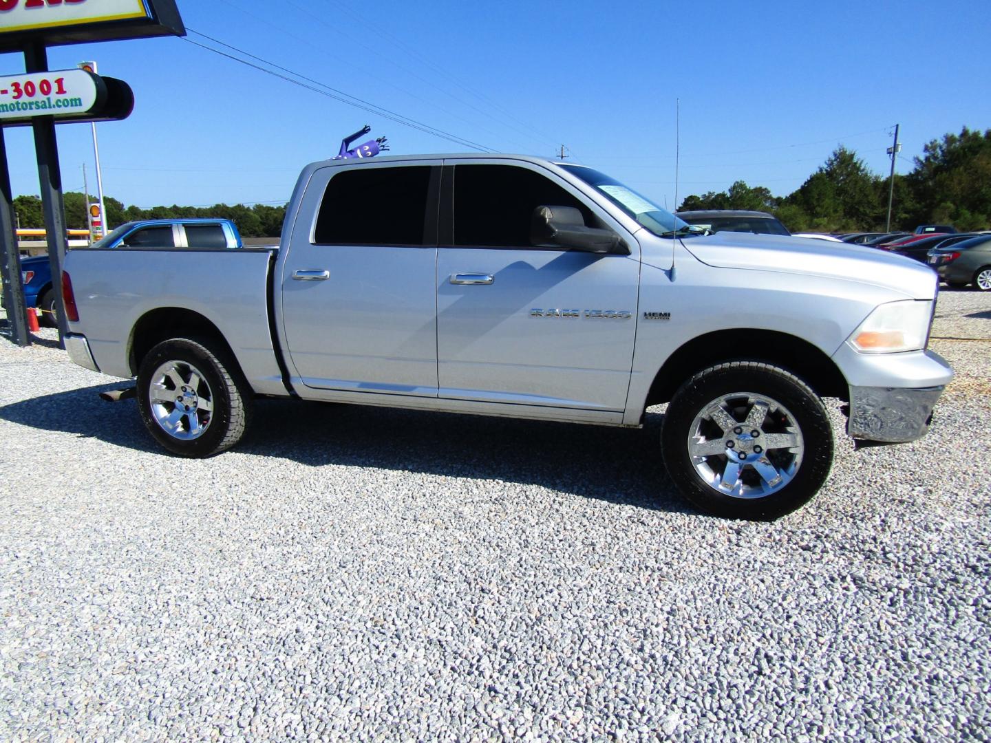 2011 Silver /Gray Dodge Ram 1500 ST Crew Cab 4WD (1D7RV1CT8BS) with an 5.7L V8 OHV 16V engine, Automatic transmission, located at 15016 S Hwy 231, Midland City, AL, 36350, (334) 983-3001, 31.306210, -85.495277 - Photo#0