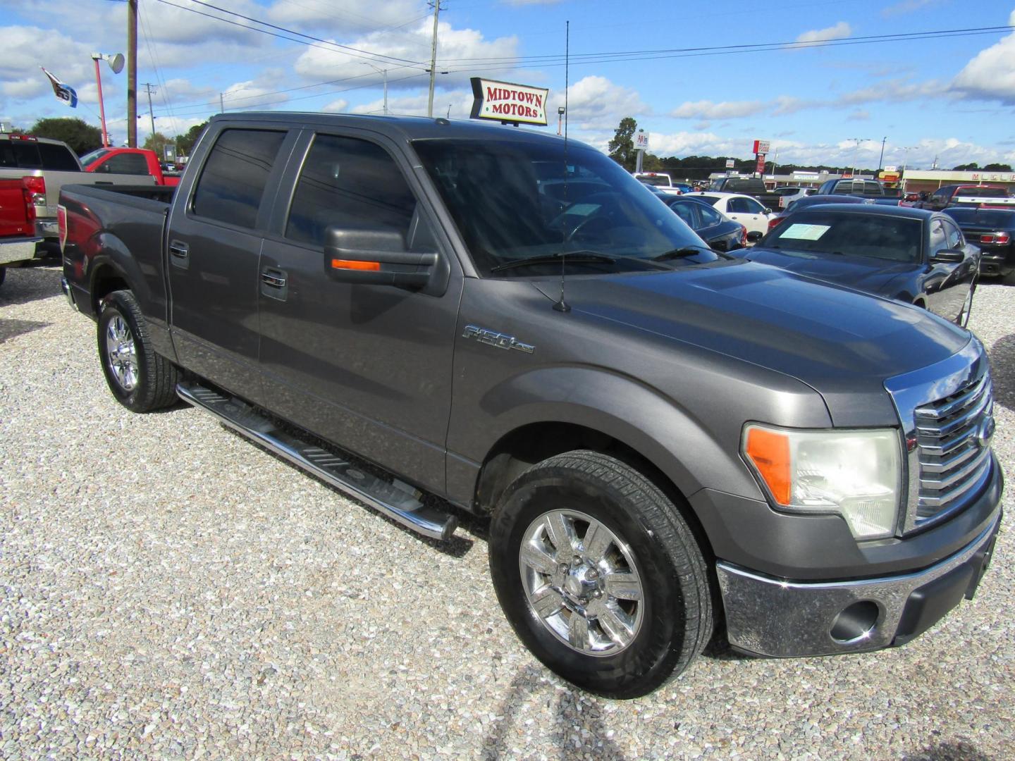 2012 Gray /Gray Ford F-150 FX2 SuperCrew 5.5-ft. Bed 2WD (1FTFW1CF4CF) with an 5.0L V8 engine, Automatic transmission, located at 15016 S Hwy 231, Midland City, AL, 36350, (334) 983-3001, 31.306210, -85.495277 - Photo#0