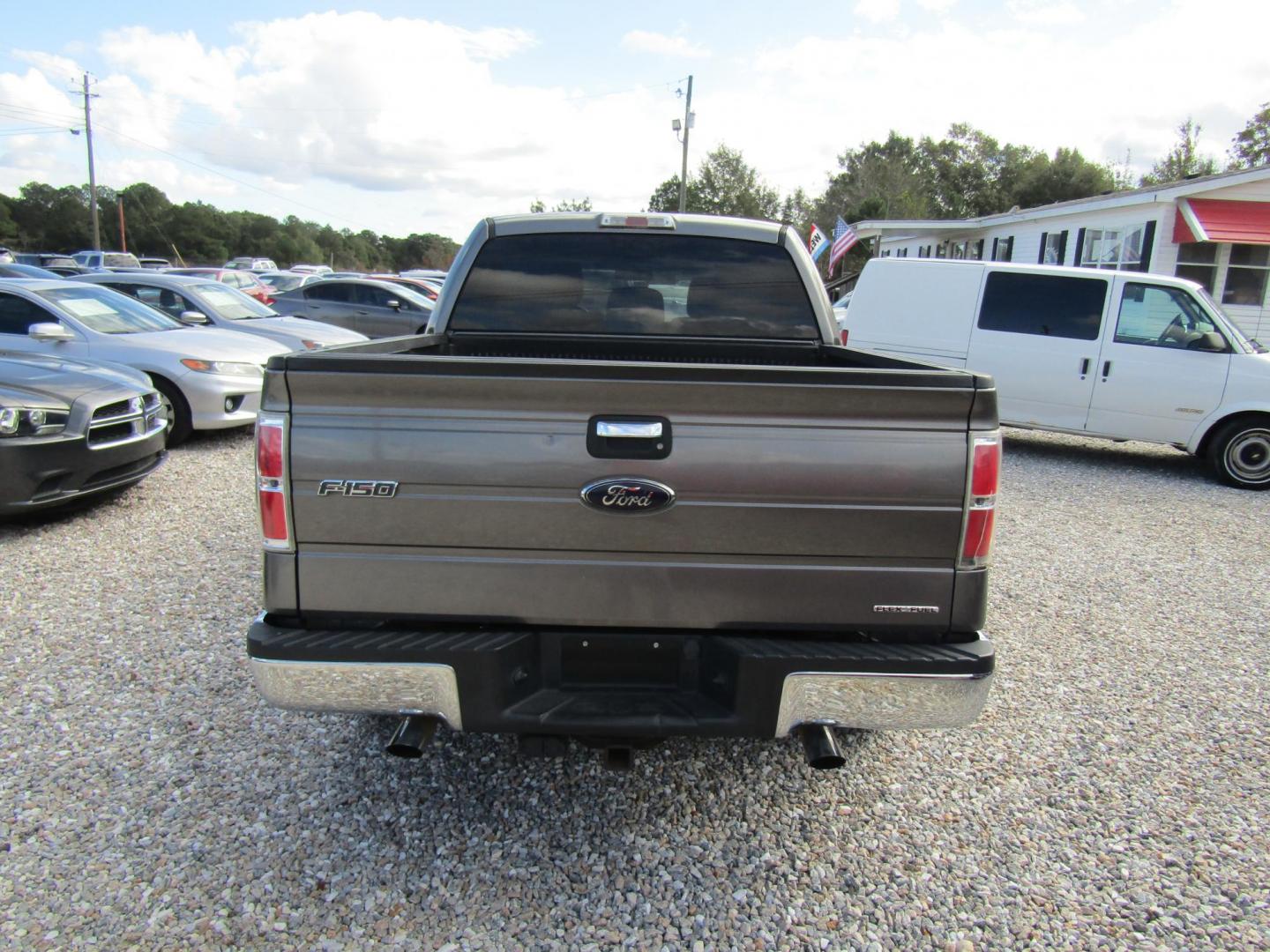 2012 Gray /Gray Ford F-150 FX2 SuperCrew 5.5-ft. Bed 2WD (1FTFW1CF4CF) with an 5.0L V8 engine, Automatic transmission, located at 15016 S Hwy 231, Midland City, AL, 36350, (334) 983-3001, 31.306210, -85.495277 - Photo#6