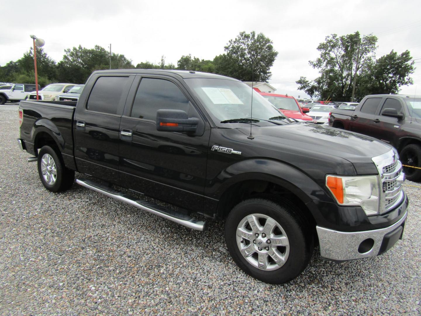 2013 Black /Gray Ford F-150 XLT SuperCrew 6.5-ft. Bed 2WD (1FTEW1CM2DF) with an 3.7L V6 DOHC 24V engine, Automatic transmission, located at 15016 S Hwy 231, Midland City, AL, 36350, (334) 983-3001, 31.306210, -85.495277 - Photo#0