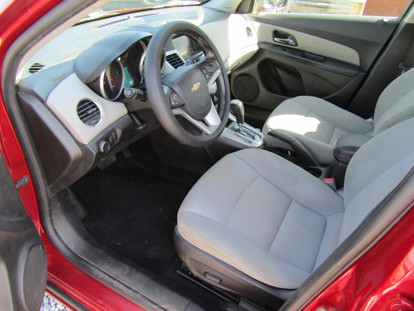 2014 Red /Gray Chevrolet Cruze 1LT Auto (1G1PC5SB8E7) with an 1.4L L4 DOHC 16V TURBO engine, Automatic transmission, located at 15016 S Hwy 231, Midland City, AL, 36350, (334) 983-3001, 31.306210, -85.495277 - Photo#3