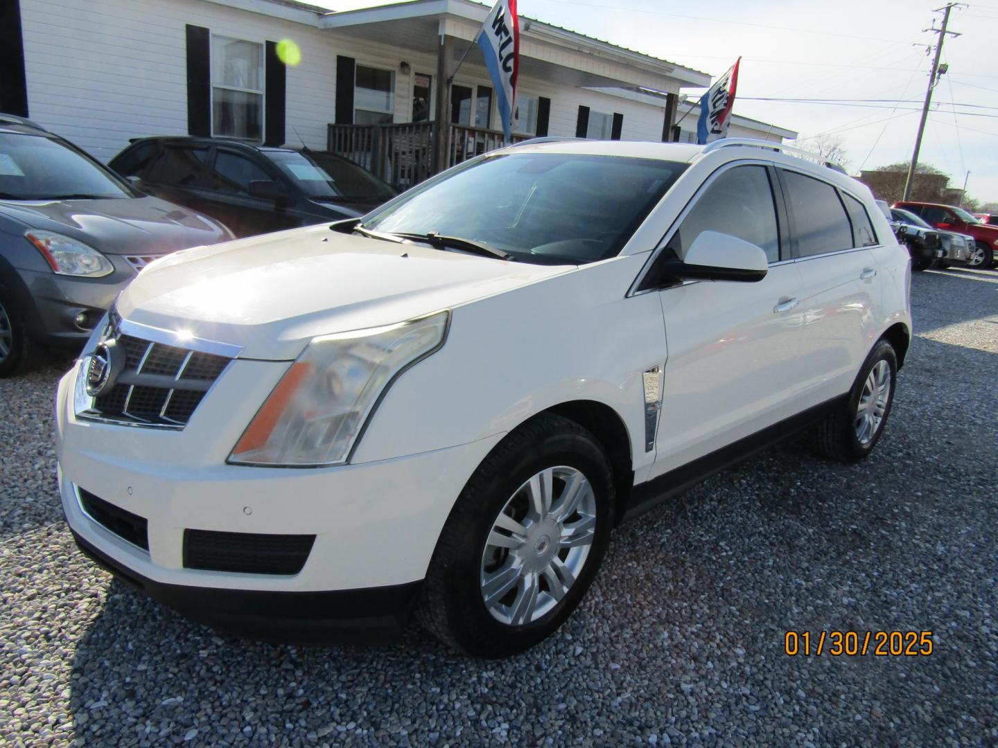 2012 White /Black Cadillac SRX Luxury (3GYFNAE31CS) with an 3.6L V6 DOHC 24V FFV engine, Automatic transmission, located at 15016 S Hwy 231, Midland City, AL, 36350, (334) 983-3001, 31.306210, -85.495277 - Photo#2