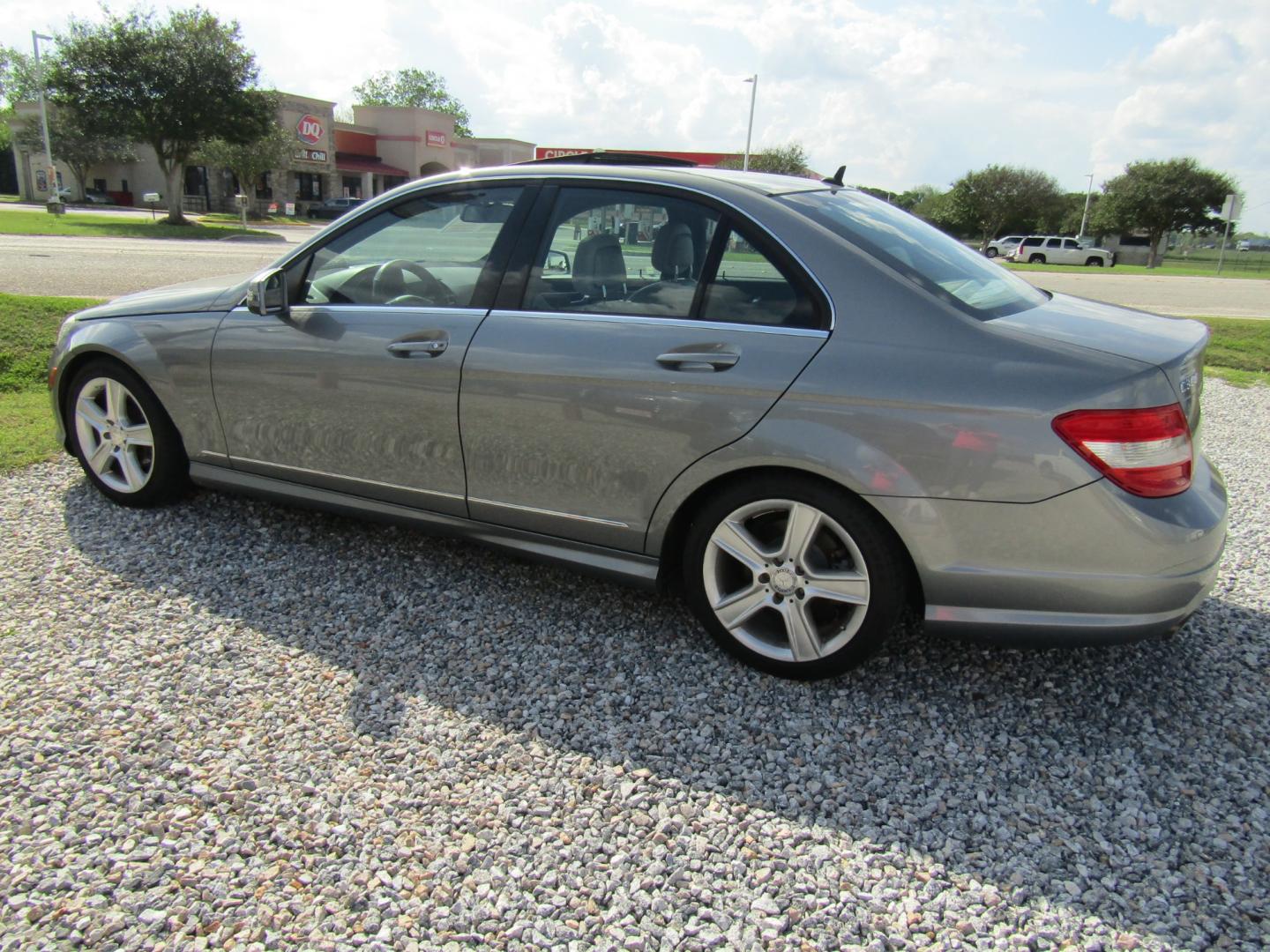 2011 Gray /Gray Mercedes-Benz C-Class C300 Luxury Sedan (WDDGF5EB4BA) with an 3.0L V6 DOHC 24V engine, Automatic transmission, located at 15016 S Hwy 231, Midland City, AL, 36350, (334) 983-3001, 31.306210, -85.495277 - Photo#5