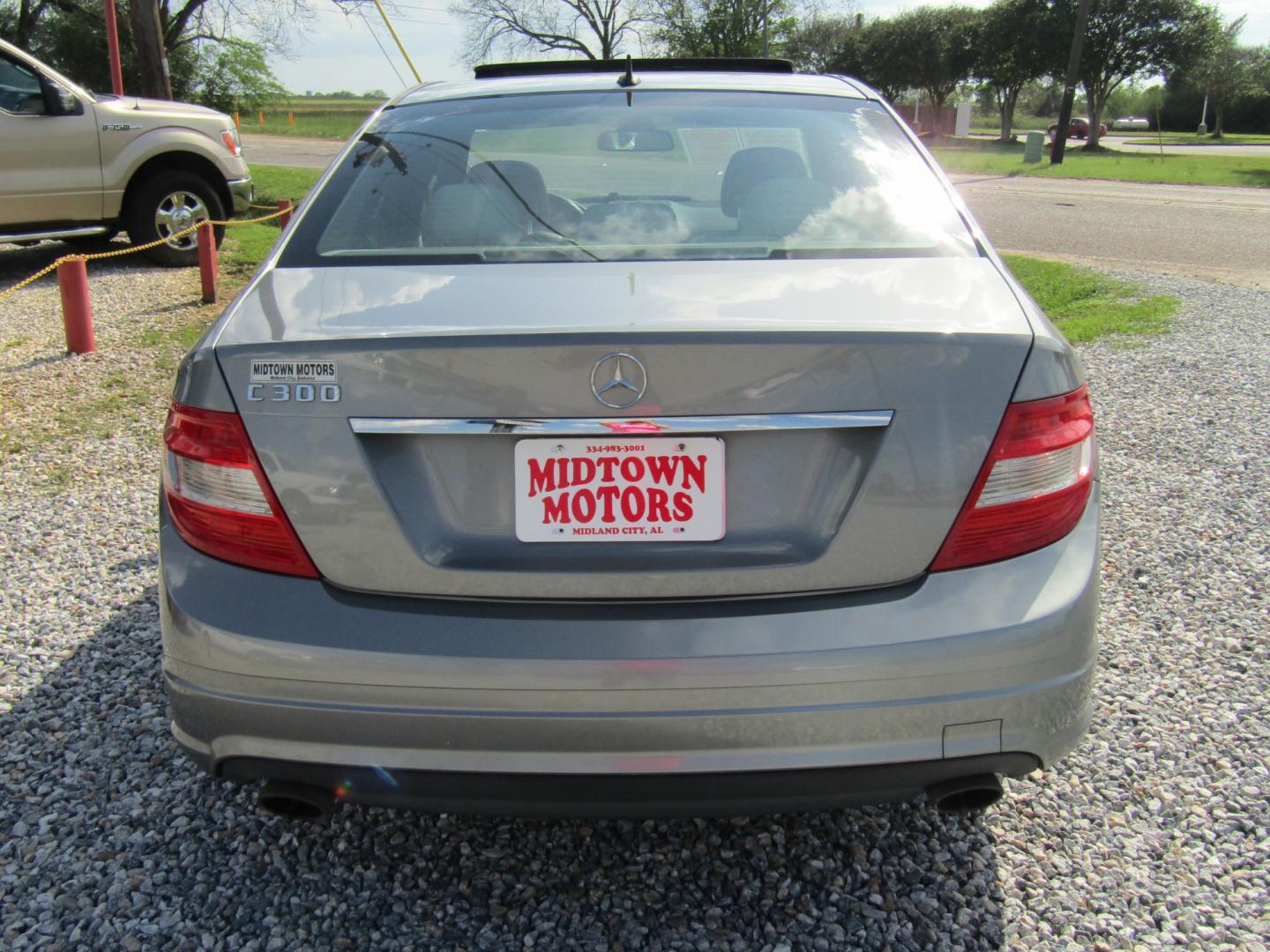 2011 Gray /Gray Mercedes-Benz C-Class C300 Luxury Sedan (WDDGF5EB4BA) with an 3.0L V6 DOHC 24V engine, Automatic transmission, located at 15016 S Hwy 231, Midland City, AL, 36350, (334) 983-3001, 31.306210, -85.495277 - Photo#6