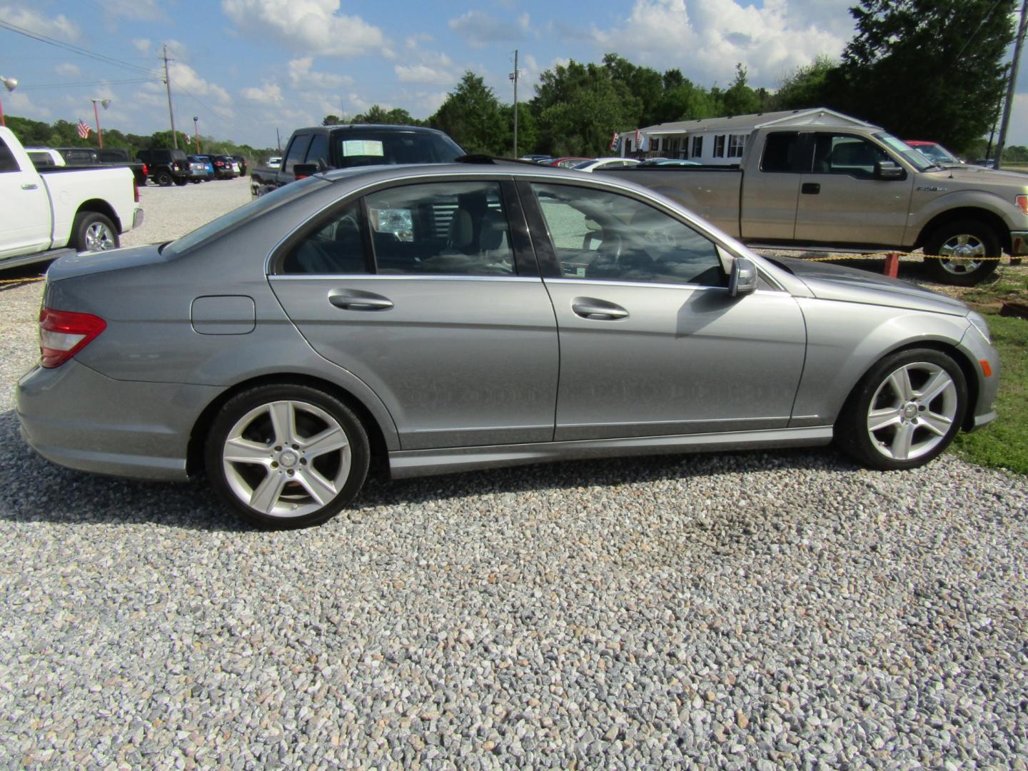 2011 Gray /Gray Mercedes-Benz C-Class C300 Luxury Sedan (WDDGF5EB4BA) with an 3.0L V6 DOHC 24V engine, Automatic transmission, located at 15016 S Hwy 231, Midland City, AL, 36350, (334) 983-3001, 31.306210, -85.495277 - Photo#7