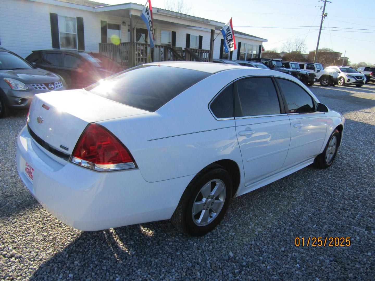 2011 White /Gray Chevrolet Impala LS (2G1WF5EK0B1) with an 3.5L V6 OHV 16V FFV engine, Automatic transmission, located at 15016 S Hwy 231, Midland City, AL, 36350, (334) 983-3001, 31.306210, -85.495277 - Photo#6