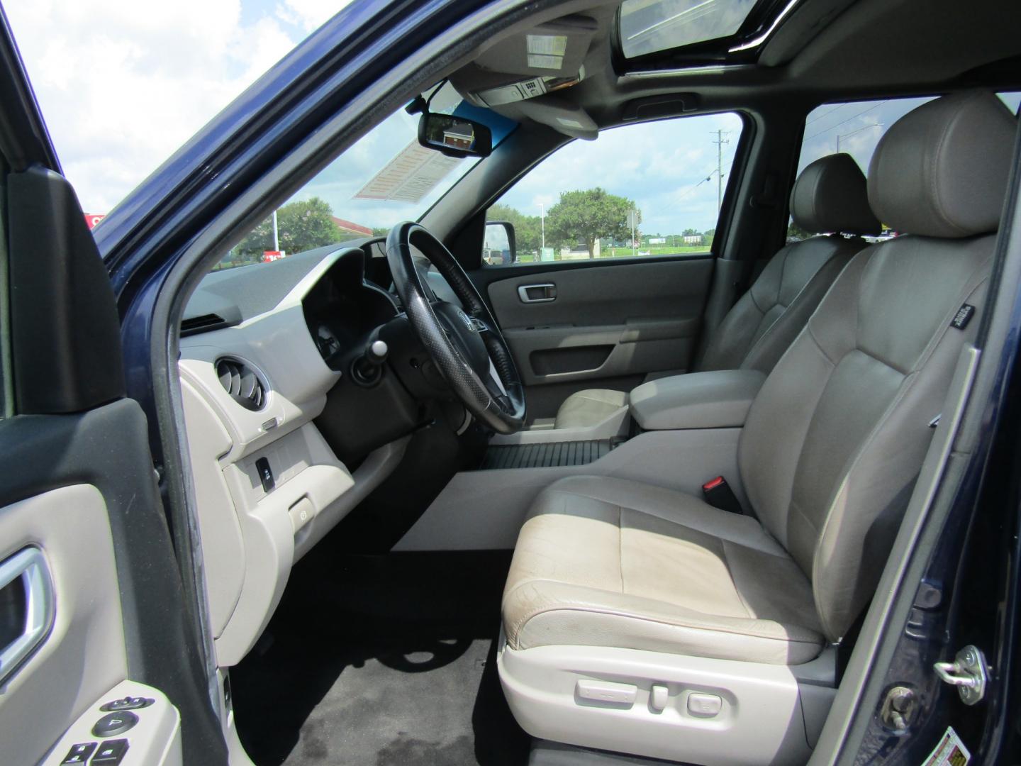 2013 Blue /Gray Honda Pilot EX-L 2WD 5-Spd AT (5FNYF3H54DB) with an 3.5L V6 SOHC 24V engine, Automatic transmission, located at 15016 S Hwy 231, Midland City, AL, 36350, (334) 983-3001, 31.306210, -85.495277 - Photo#3