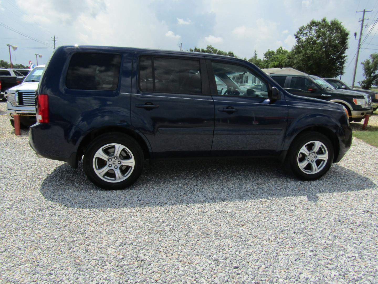 2013 Blue /Gray Honda Pilot EX-L 2WD 5-Spd AT (5FNYF3H54DB) with an 3.5L V6 SOHC 24V engine, Automatic transmission, located at 15016 S Hwy 231, Midland City, AL, 36350, (334) 983-3001, 31.306210, -85.495277 - Photo#7