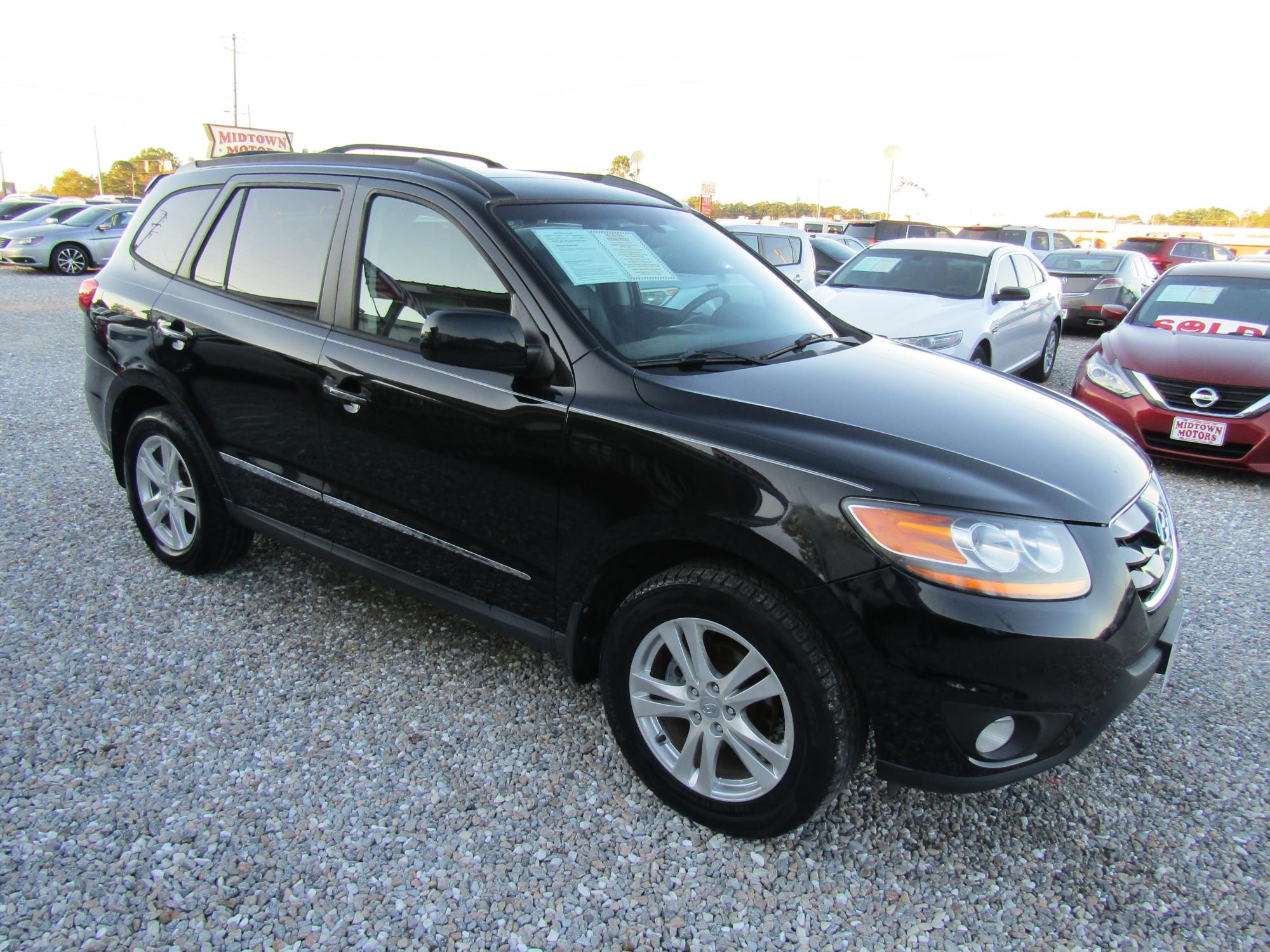 photo of 2011 Hyundai Santa Fe 