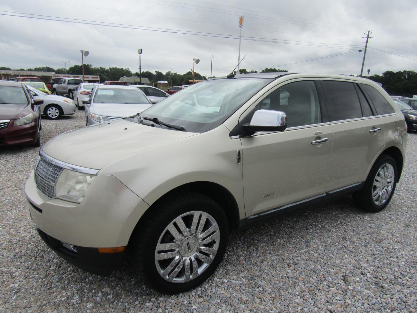 2010 Gold /Tan Lincoln MKX FWD (2LMDJ6JC4AB) with an 3.5L V6 DOHC 24V engine, Automatic transmission, located at 15016 S Hwy 231, Midland City, AL, 36350, (334) 983-3001, 31.306210, -85.495277 - Photo#2