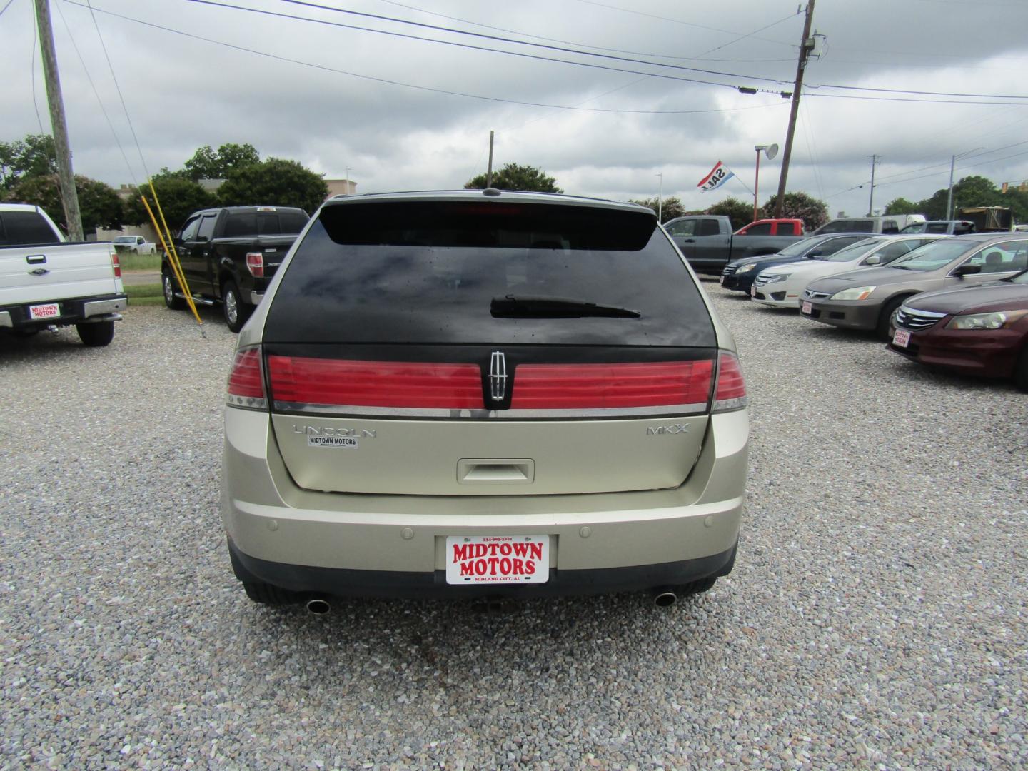 2010 Gold /Tan Lincoln MKX FWD (2LMDJ6JC4AB) with an 3.5L V6 DOHC 24V engine, Automatic transmission, located at 15016 S Hwy 231, Midland City, AL, 36350, (334) 983-3001, 31.306210, -85.495277 - Photo#6