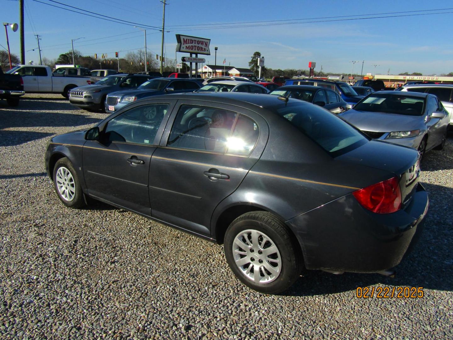 2009 Gray /Gray Chevrolet Cobalt LS Sedan (1G1AS58H297) with an 2.2L L4 DOHC 16V engine, Automatic transmission, located at 15016 S Hwy 231, Midland City, AL, 36350, (334) 983-3001, 31.306210, -85.495277 - Photo#5