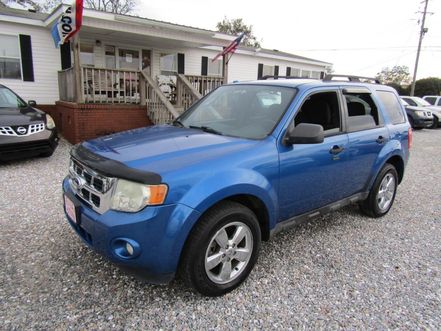 2012 Blue Ford Escape XLT FWD (1FMCU0DG0CK) with an 3.0L V6 DOHC 24V engine, Automatic transmission, located at 15016 S Hwy 231, Midland City, AL, 36350, (334) 983-3001, 31.306210, -85.495277 - Photo#1