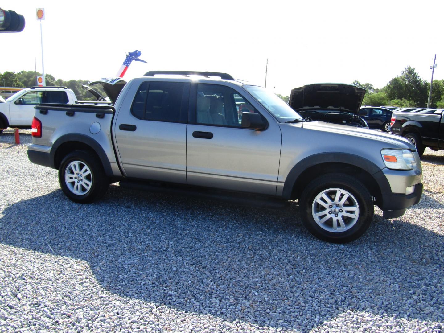 2008 Silver /Gray Ford Explorer Sport Trac XLT 4.0L 2WD (1FMEU31E08U) with an 4.0L V6 SOHC 12V engine, Automatic transmission, located at 15016 S Hwy 231, Midland City, AL, 36350, (334) 983-3001, 31.306210, -85.495277 - Photo#0