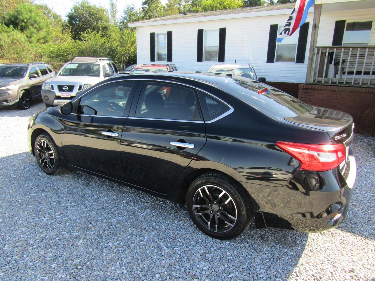 2016 Black Nissan Sentra FE+ S (3N1AB7AP0GL) with an 1.8L L4 SFI DOHC 16V engine, Automatic transmission, located at 15016 S Hwy 231, Midland City, AL, 36350, (334) 983-3001, 31.306210, -85.495277 - Photo#5