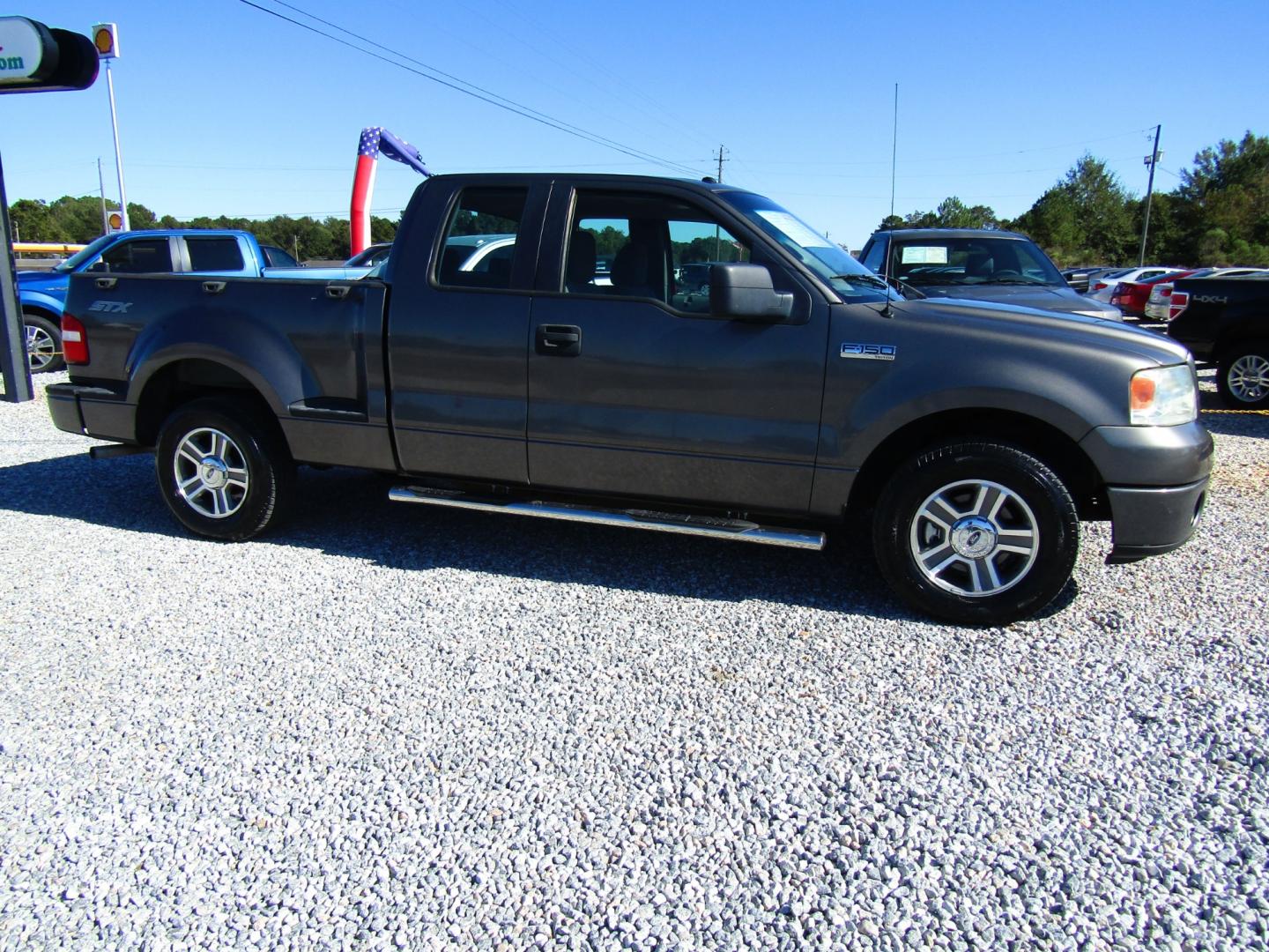 2008 Gray /Gray Ford F-150 STX SuperCab Flareside 2WD (1FTRX02W88K) with an 4.6L V8 SOHC 16V engine, Automatic transmission, located at 15016 S Hwy 231, Midland City, AL, 36350, (334) 983-3001, 31.306210, -85.495277 - Photo#0