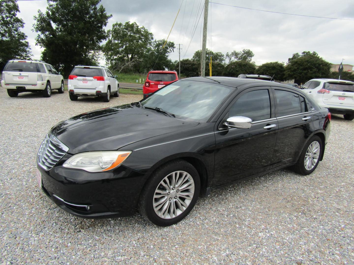 2011 Black /Tan Chrysler 200 Limited (1C3BC2FG9BN) with an 3.6L V6 DOHC 24V engine, Automatic transmission, located at 15016 S Hwy 231, Midland City, AL, 36350, (334) 983-3001, 31.306210, -85.495277 - Photo#2