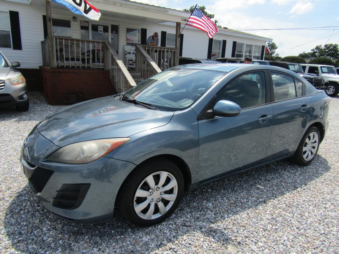 2011 Blue Mazda MAZDA3 i Sport 4-Door (JM1BL1UFXB1) with an 2.0L L4 DOHC 16V engine, Automatic transmission, located at 15016 S Hwy 231, Midland City, AL, 36350, (334) 983-3001, 31.306210, -85.495277 - Photo#2