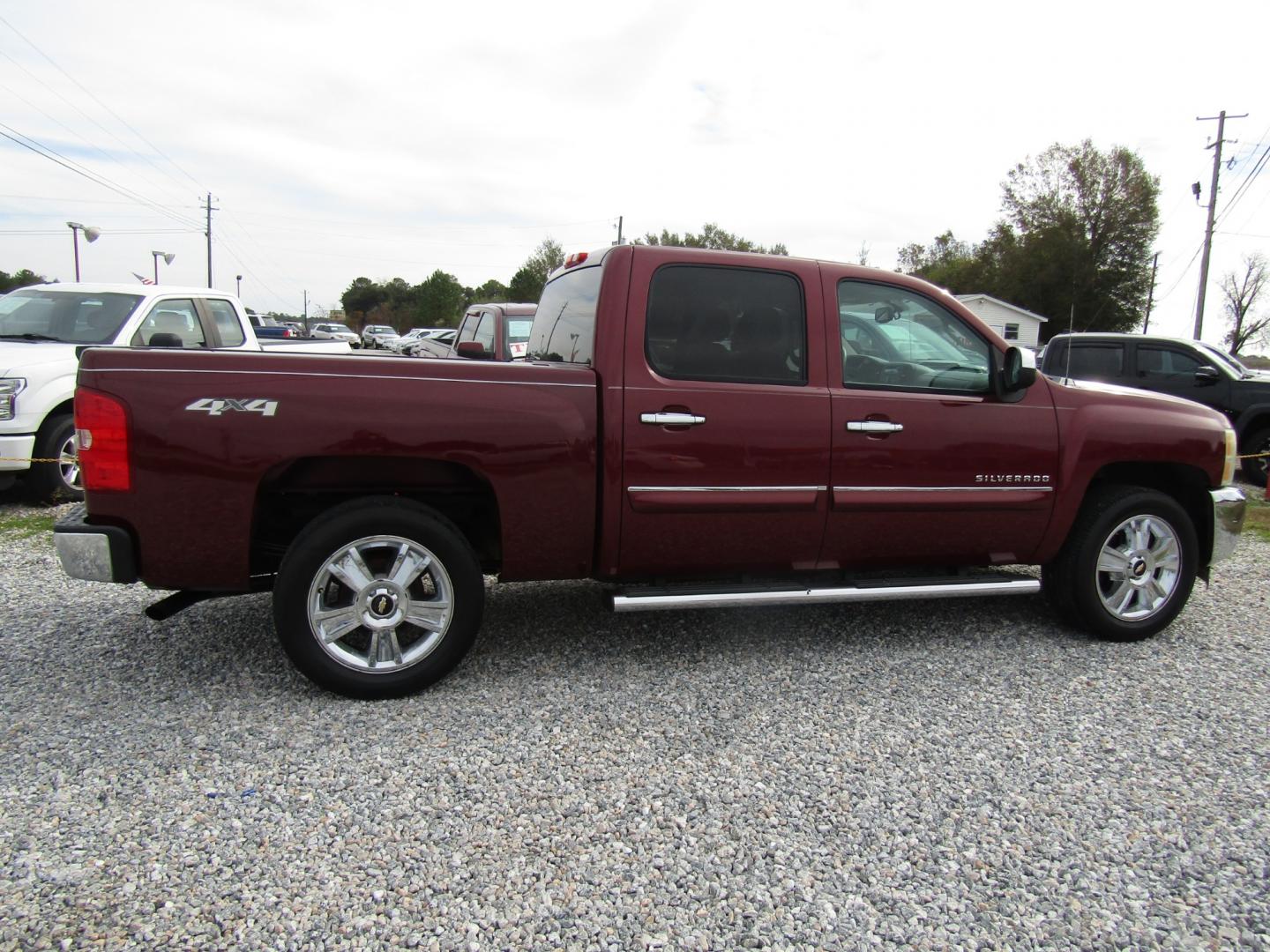 2013 Burgandy /Gray Chevrolet Silverado 1500 LT Crew Cab 4WD (3GCPKSE78DG) with an 5.3L V8 OHV 16V FFV engine, Automatic transmission, located at 15016 S Hwy 231, Midland City, AL, 36350, (334) 983-3001, 31.306210, -85.495277 - Photo#7