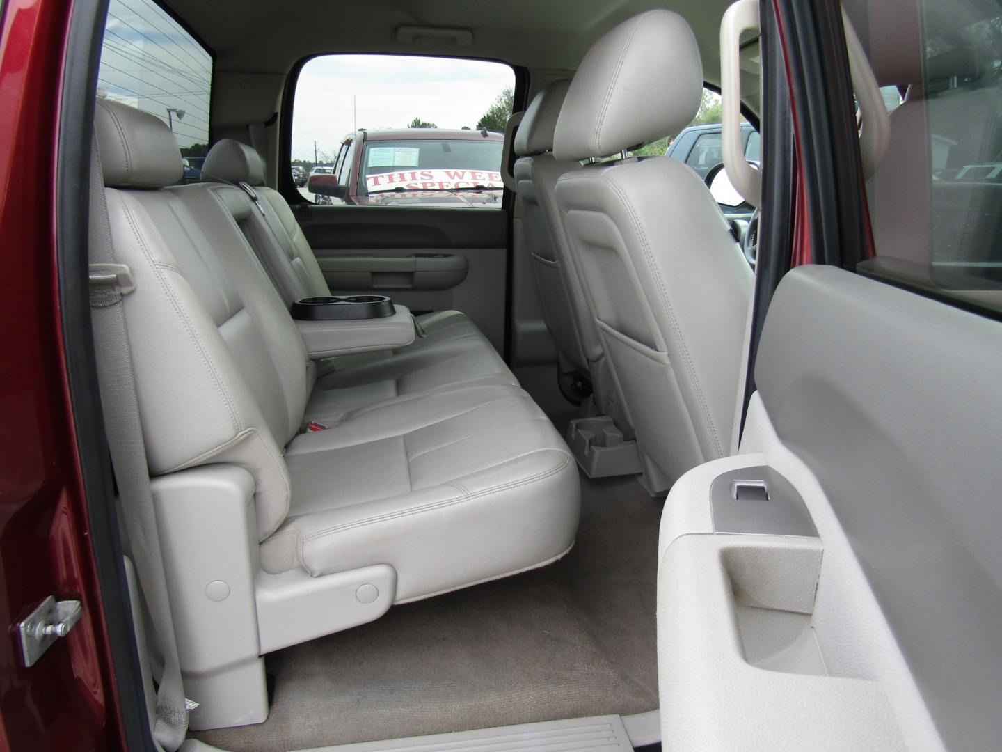 2013 Burgandy /Gray Chevrolet Silverado 1500 LT Crew Cab 4WD (3GCPKSE78DG) with an 5.3L V8 OHV 16V FFV engine, Automatic transmission, located at 15016 S Hwy 231, Midland City, AL, 36350, (334) 983-3001, 31.306210, -85.495277 - Photo#8