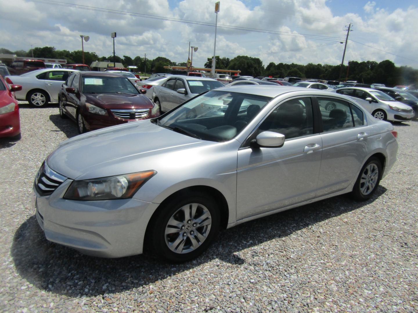 2012 Silver /Black Honda Accord SE Sedan AT (1HGCP2F63CA) with an 2.4L L4 DOHC 16V engine, Automatic transmission, located at 15016 S Hwy 231, Midland City, AL, 36350, (334) 983-3001, 31.306210, -85.495277 - Photo#2