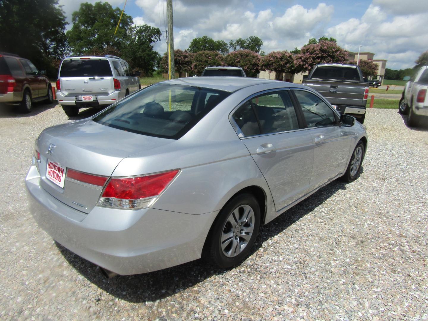 2012 Silver /Black Honda Accord SE Sedan AT (1HGCP2F63CA) with an 2.4L L4 DOHC 16V engine, Automatic transmission, located at 15016 S Hwy 231, Midland City, AL, 36350, (334) 983-3001, 31.306210, -85.495277 - Photo#7