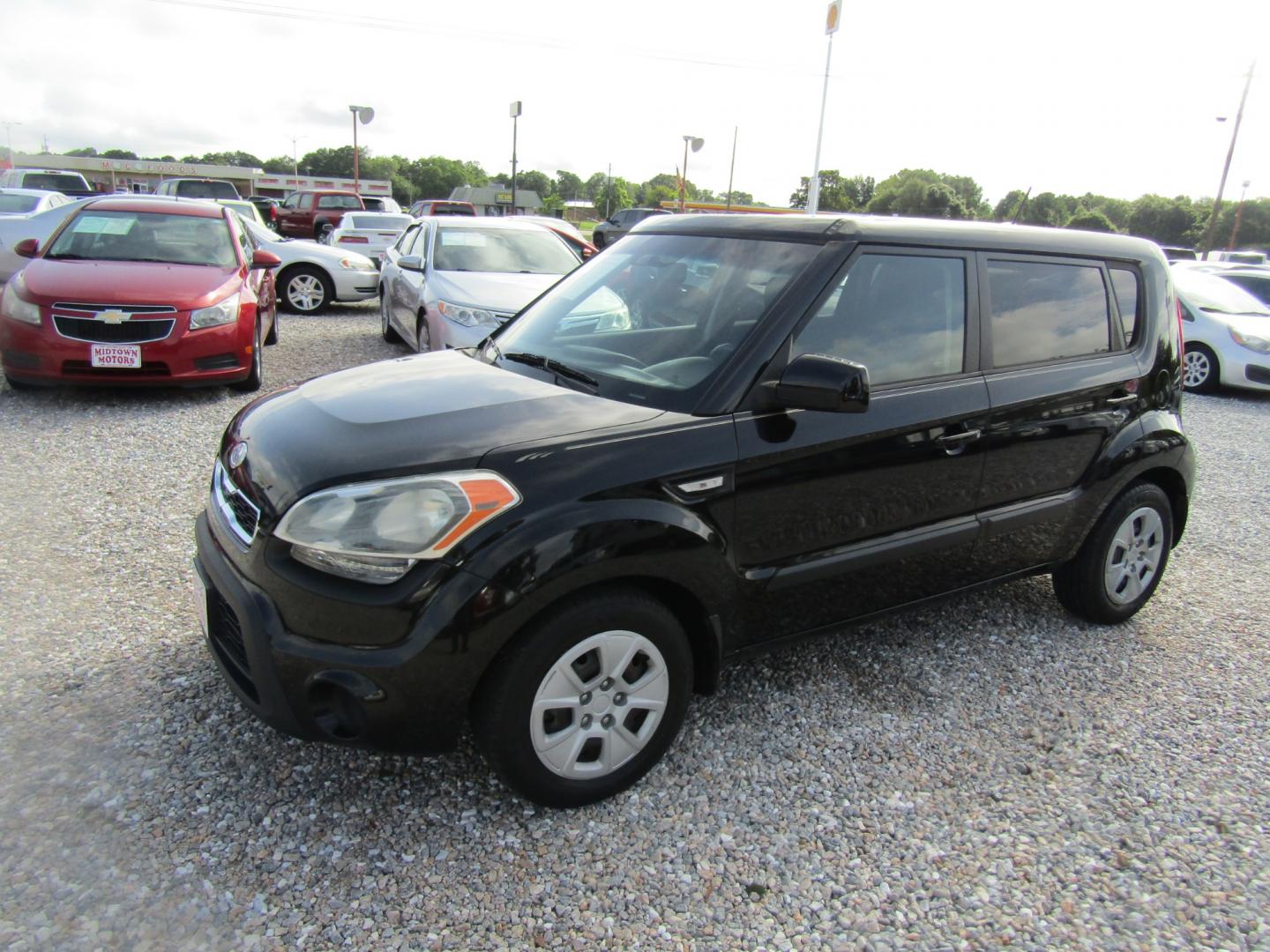 2012 Black /Gray Kia Soul Base (KNDJT2A51C7) with an 1.6L L4 DOHC 16V engine, Automatic transmission, located at 15016 S Hwy 231, Midland City, AL, 36350, (334) 983-3001, 31.306210, -85.495277 - Photo#2