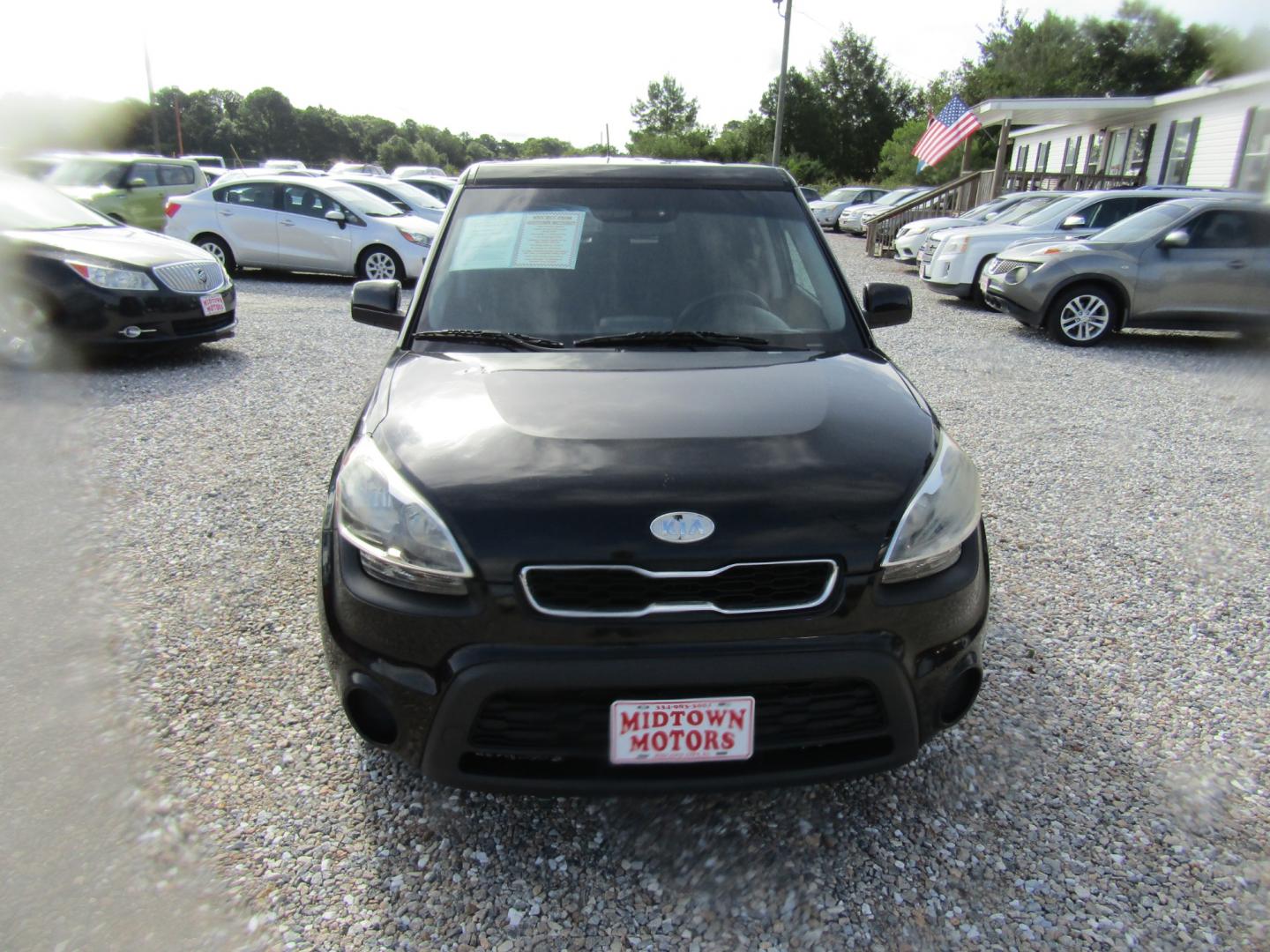 2012 Black /Gray Kia Soul Base (KNDJT2A51C7) with an 1.6L L4 DOHC 16V engine, Automatic transmission, located at 15016 S Hwy 231, Midland City, AL, 36350, (334) 983-3001, 31.306210, -85.495277 - Photo#1