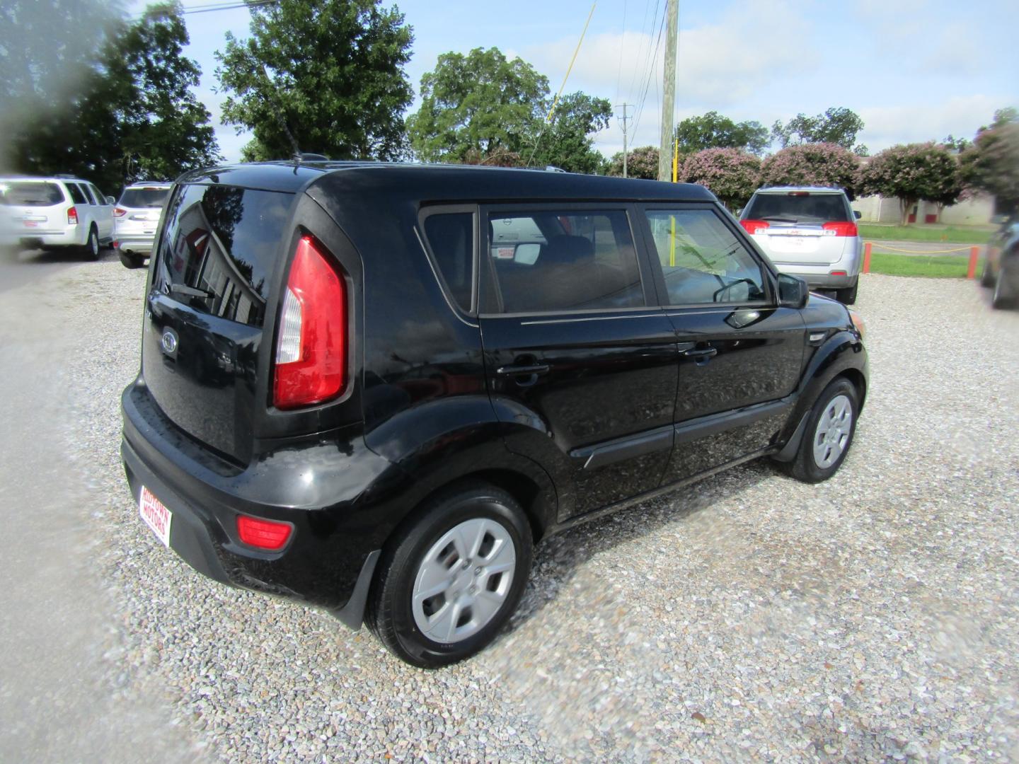 2012 Black /Gray Kia Soul Base (KNDJT2A51C7) with an 1.6L L4 DOHC 16V engine, Automatic transmission, located at 15016 S Hwy 231, Midland City, AL, 36350, (334) 983-3001, 31.306210, -85.495277 - Photo#7