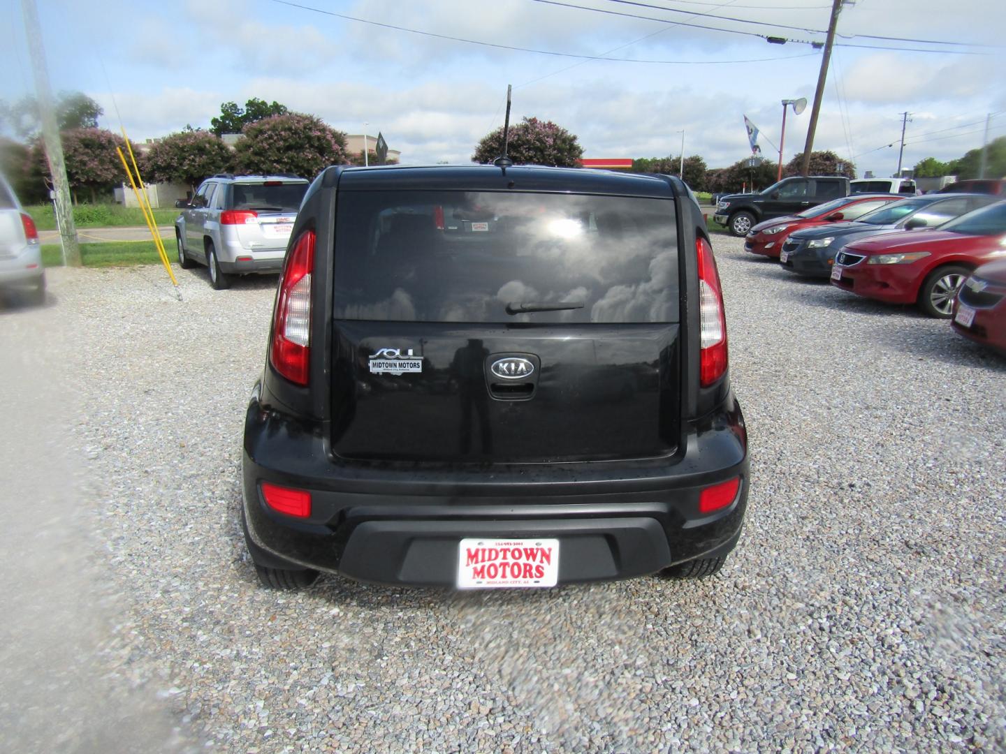 2012 Black /Gray Kia Soul Base (KNDJT2A51C7) with an 1.6L L4 DOHC 16V engine, Automatic transmission, located at 15016 S Hwy 231, Midland City, AL, 36350, (334) 983-3001, 31.306210, -85.495277 - Photo#6