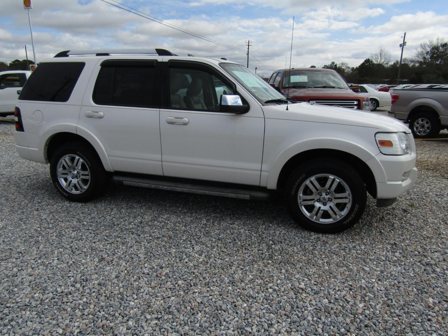 2010 White Ford Explorer Limited 4.0L 2WD (1FMEU6FE7AU) with an 4.0L V6 SOHC 16V engine, Automatic transmission, located at 15016 S Hwy 231, Midland City, AL, 36350, (334) 983-3001, 31.306210, -85.495277 - Photo#0