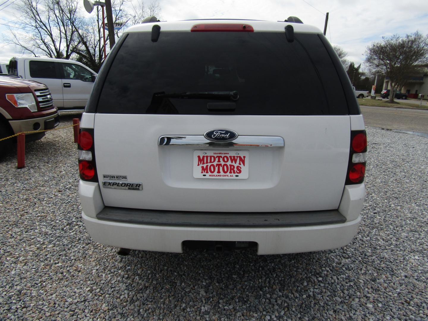 2010 White Ford Explorer Limited 4.0L 2WD (1FMEU6FE7AU) with an 4.0L V6 SOHC 16V engine, Automatic transmission, located at 15016 S Hwy 231, Midland City, AL, 36350, (334) 983-3001, 31.306210, -85.495277 - Photo#6