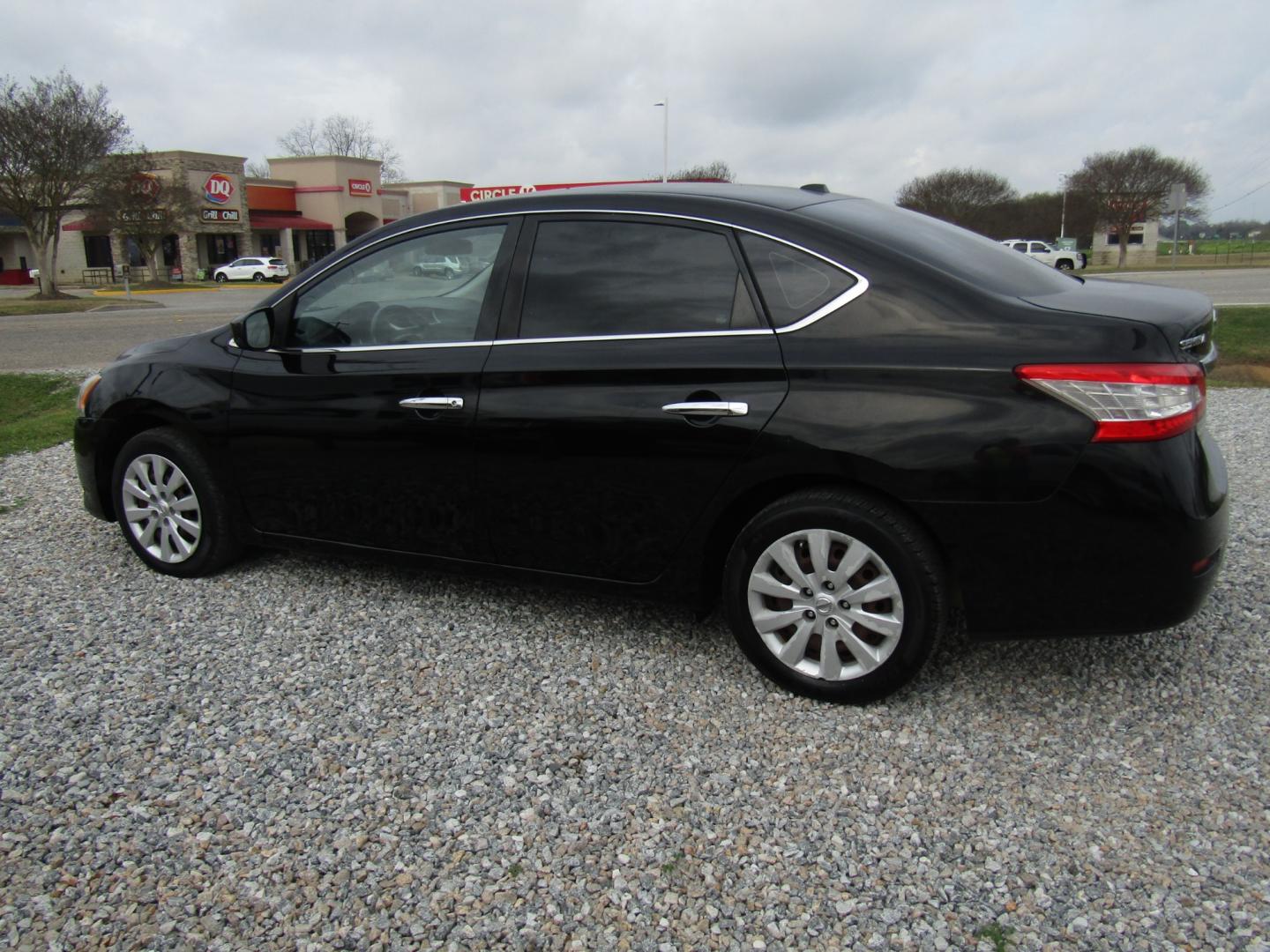 2015 Black Nissan Sentra S 6MT (3N1AB7APXFL) with an 1.8L L4 SFI DOHC 16V engine, Automatic transmission, located at 15016 S Hwy 231, Midland City, AL, 36350, (334) 983-3001, 31.306210, -85.495277 - Photo#3