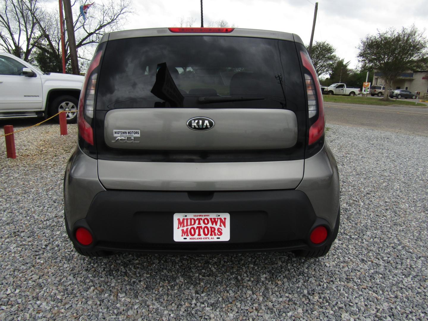 2015 Gray /Black Kia Soul Base (KNDJN2A24F7) with an 1.6L L4 DOHC 16V engine, Automatic transmission, located at 15016 S Hwy 231, Midland City, AL, 36350, (334) 983-3001, 31.306210, -85.495277 - Photo#6