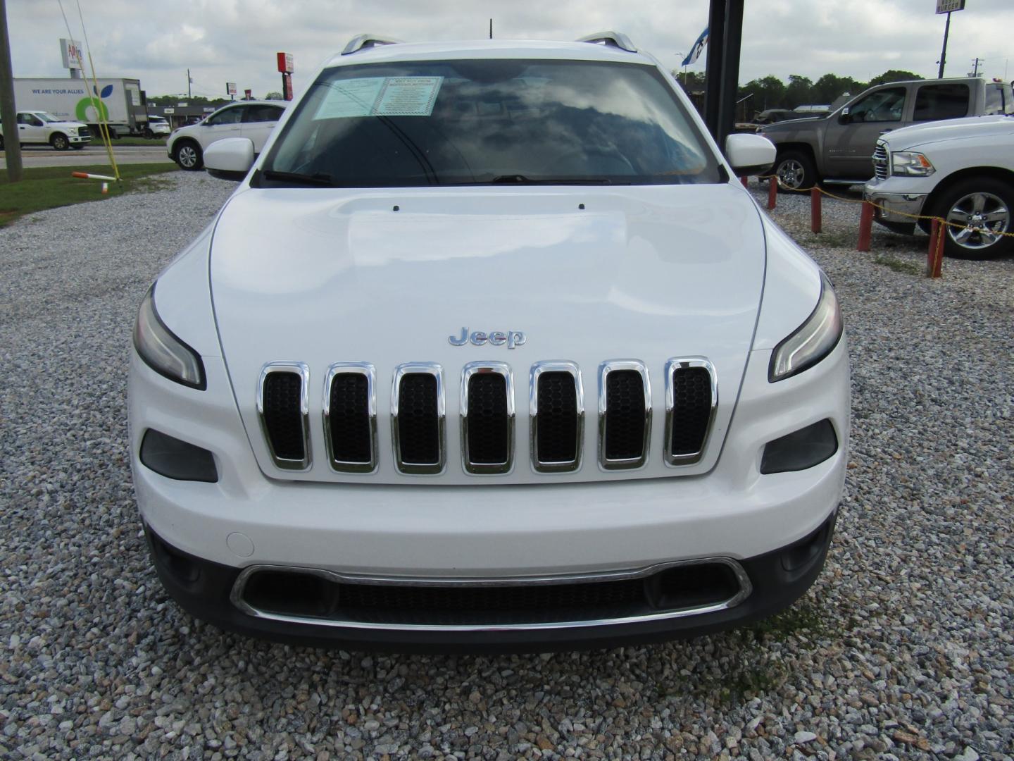 2014 White Jeep Cherokee Limited FWD (1C4PJLDS3EW) with an 3.2L V6 DOHC 24V engine, Automatic transmission, located at 15016 S Hwy 231, Midland City, AL, 36350, (334) 983-3001, 31.306210, -85.495277 - Photo#1