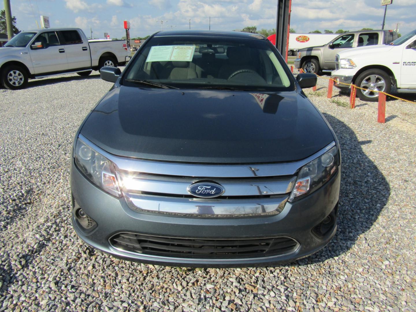 2011 Blue /TAN Ford Fusion I4 SE (3FAHP0HA9BR) with an 2.5L L4 DOHC 16V engine, Automatic transmission, located at 15016 S Hwy 231, Midland City, AL, 36350, (334) 983-3001, 31.306210, -85.495277 - Photo#1