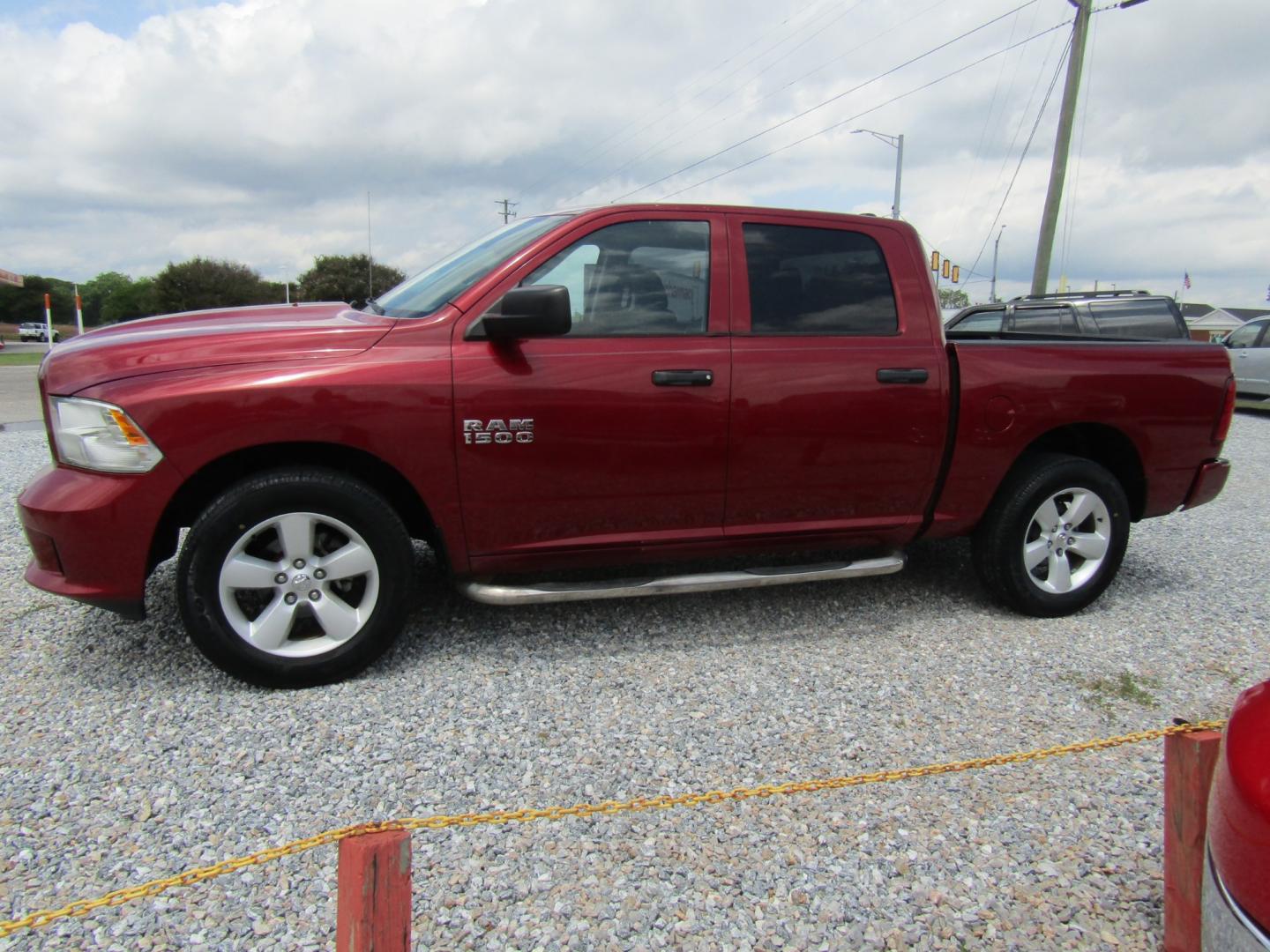 2014 Red RAM 1500 Tradesman/Express Crew Cab SWB 2WD (1C6RR6KGXES) with an 3.6L V6 DOHC 24V FFV engine, Automatic transmission, located at 15016 S Hwy 231, Midland City, AL, 36350, (334) 983-3001, 31.306210, -85.495277 - Photo#2